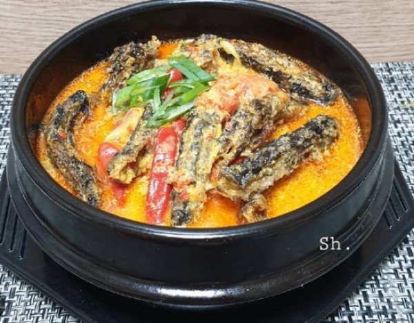 Mangut Belut Isi 3 Potong